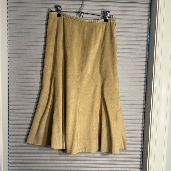 Talbots Dresses & Skirts - Vintage Talbots faux suede skirt J-36